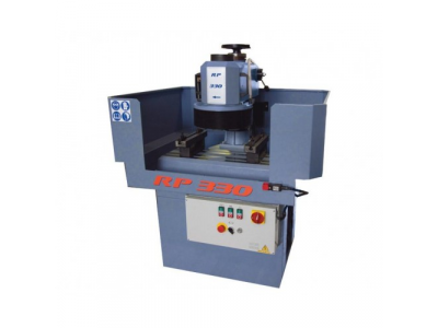 Станок для проточки поверхности цилиндров и отверстий в головке блока